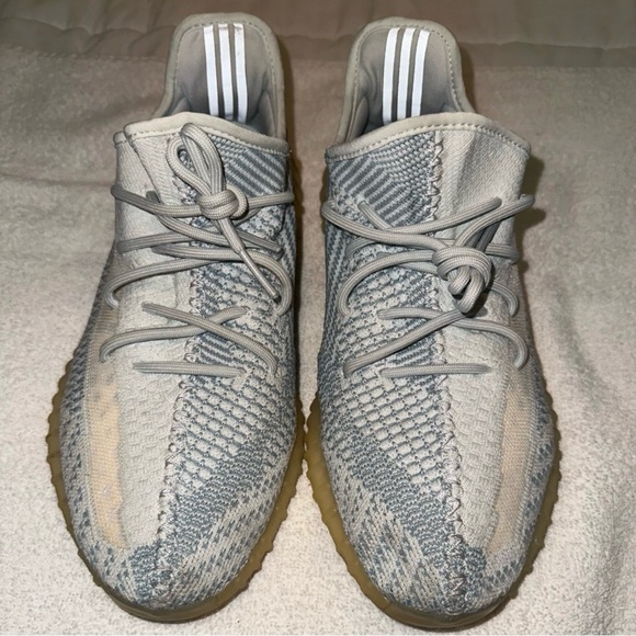 Yeezy Boost V2. Men’s 11. Cloth white. Box included. - Picture 9 of 9